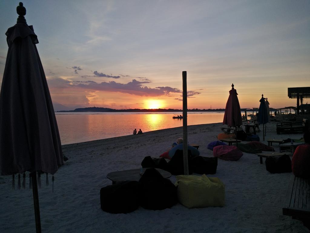 Pesanggerahan Sapari Family Hotel Gili Air Bagian luar foto